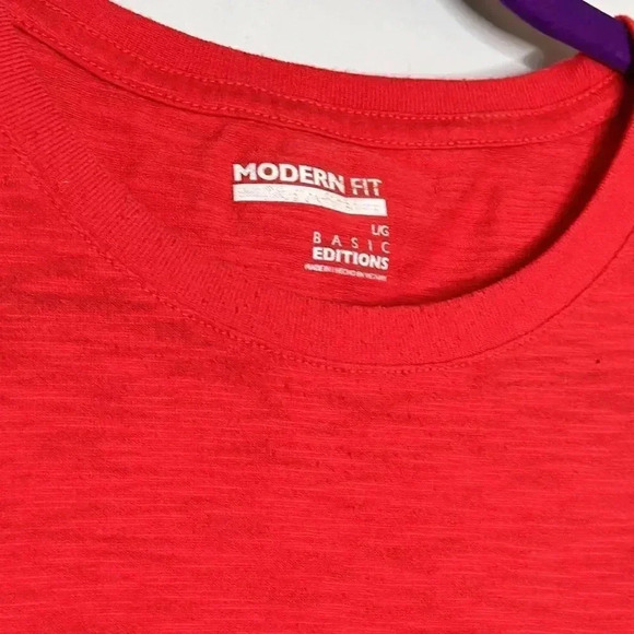 Men’s Modern Fit Red T-shirt - Picture 5 of 7
